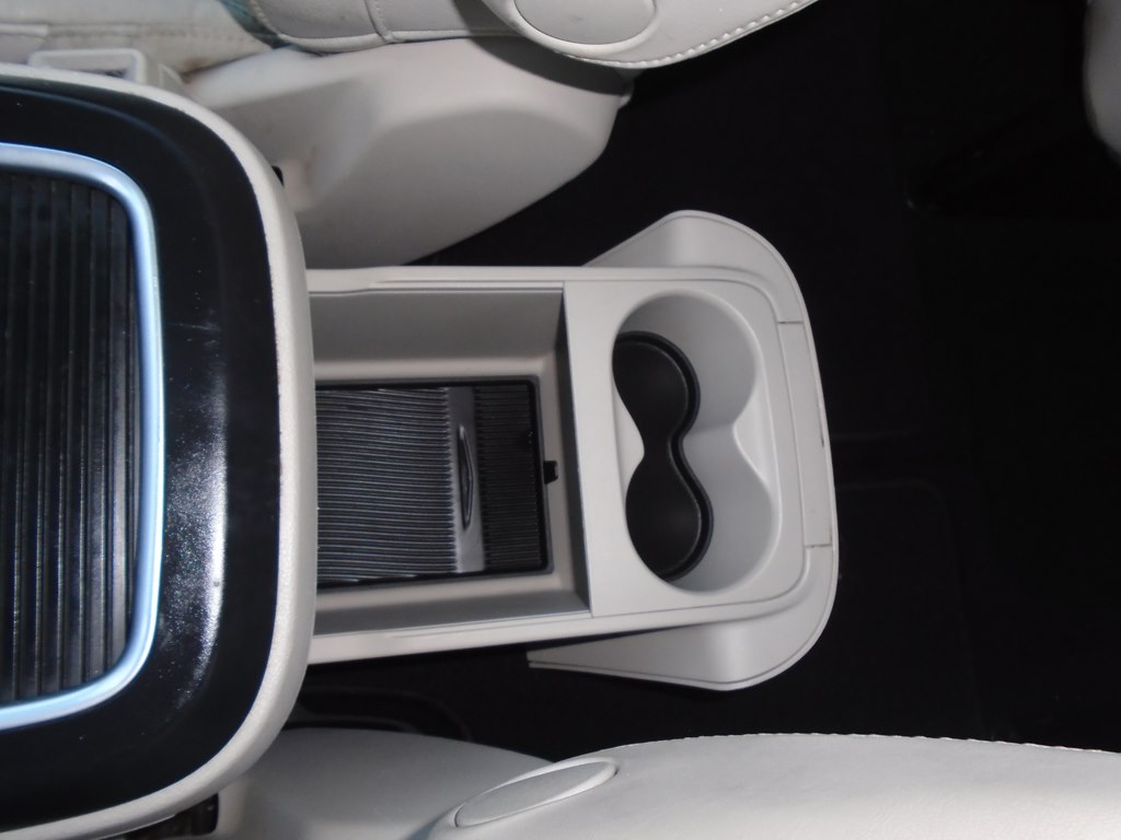 Photo 51 of this CHRYSLER PACIFICA