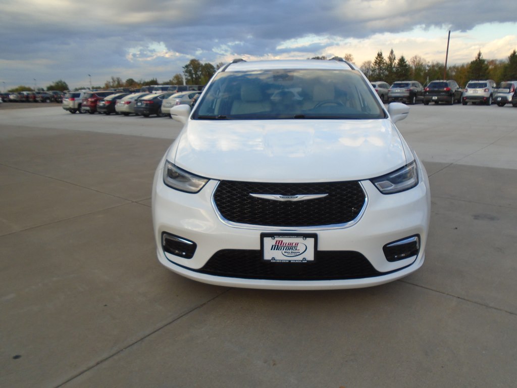 Photo 6 of this CHRYSLER PACIFICA