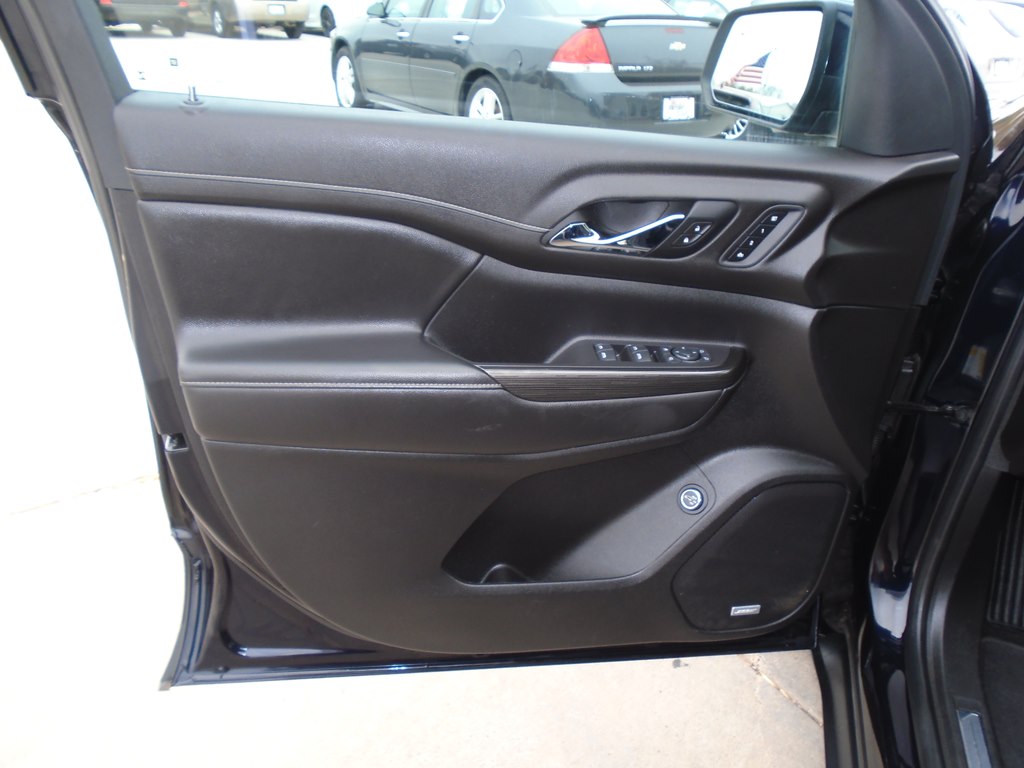 Photo 19 of this GMC ACADIA