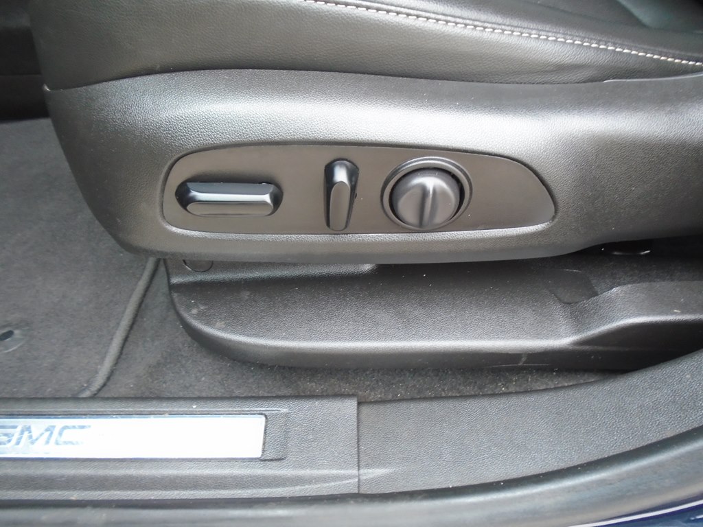 Photo 18 of this GMC ACADIA