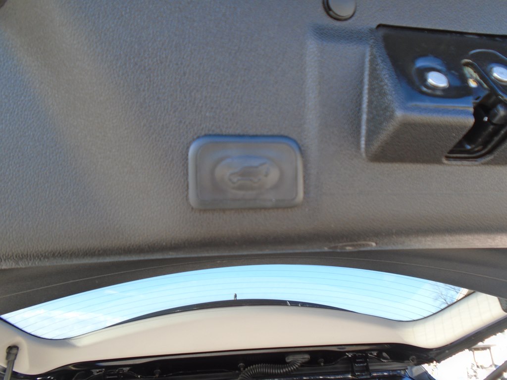 Photo 17 of this GMC ACADIA LIMITED