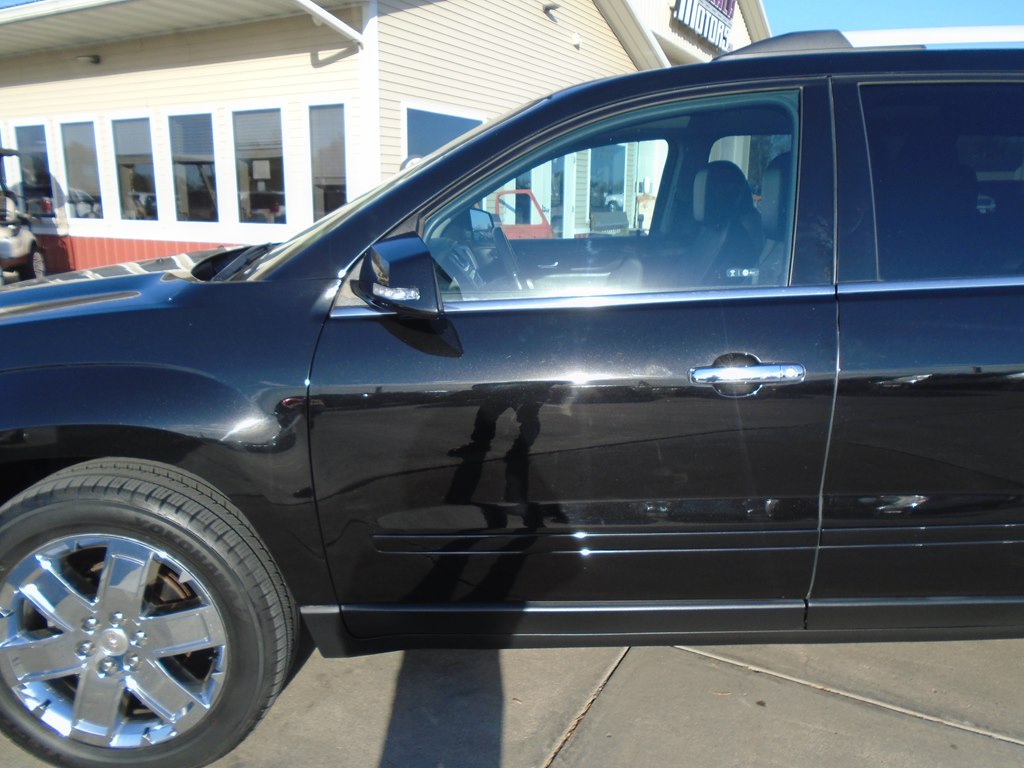 Photo 3 of this GMC ACADIA LIMITED