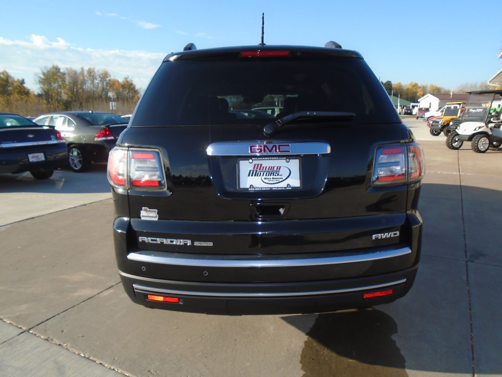 Photo 12 of this GMC ACADIA LIMITED