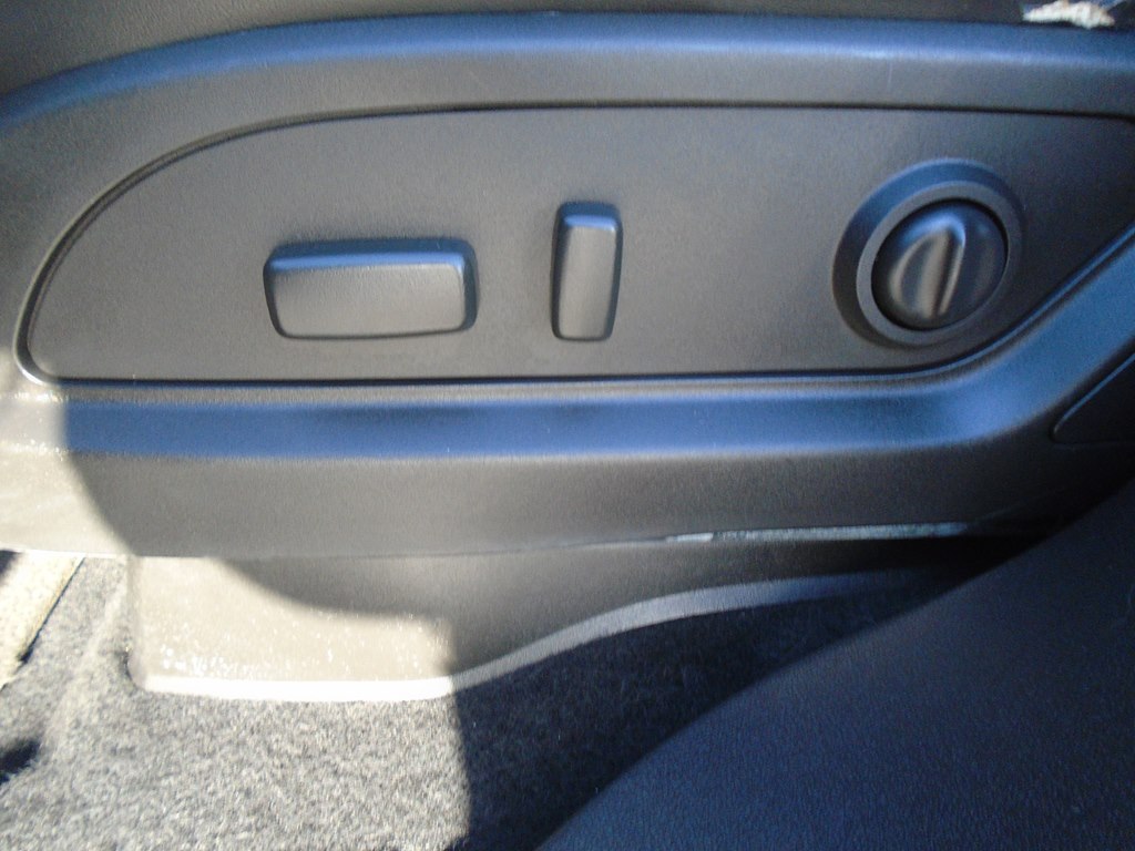 Photo 19 of this GMC ACADIA LIMITED