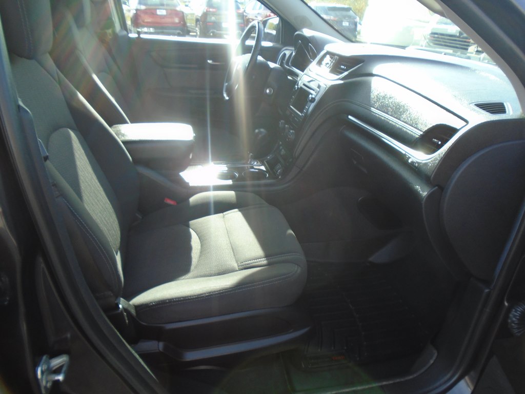 Photo 33 of this CHEVROLET TRAVERSE