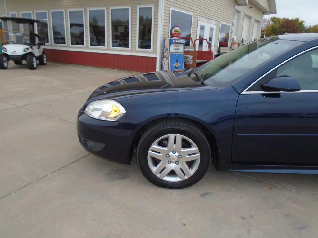 Photo 2 of this CHEVROLET IMPALA