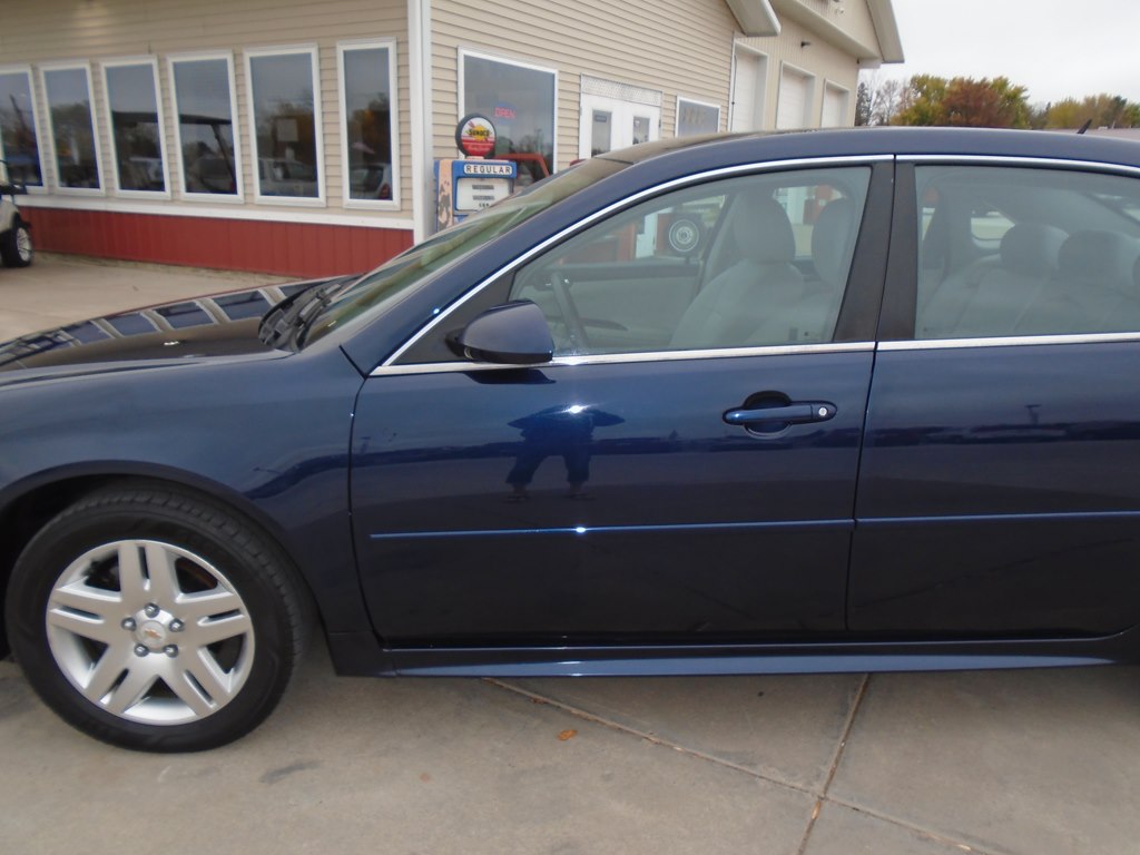Photo 3 of this CHEVROLET IMPALA