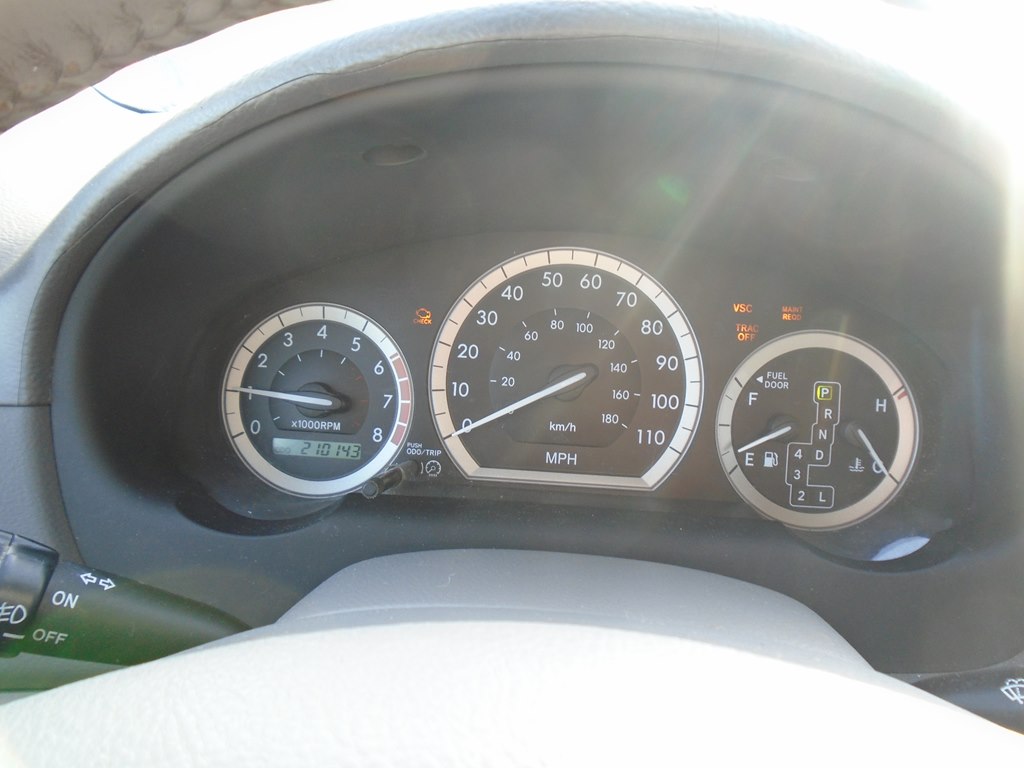 Photo 38 of this TOYOTA SIENNA
