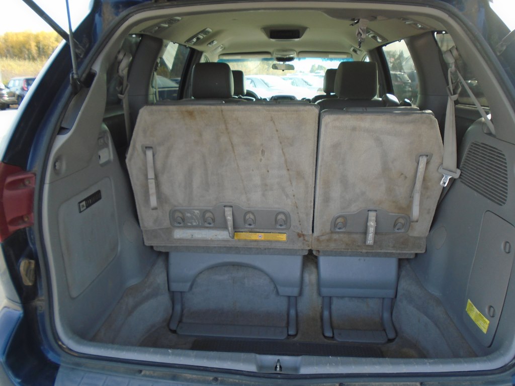 Photo 13 of this TOYOTA SIENNA