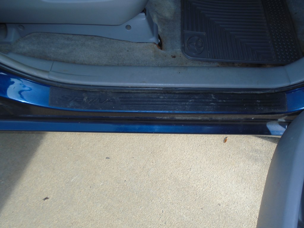 Photo 30 of this TOYOTA SIENNA