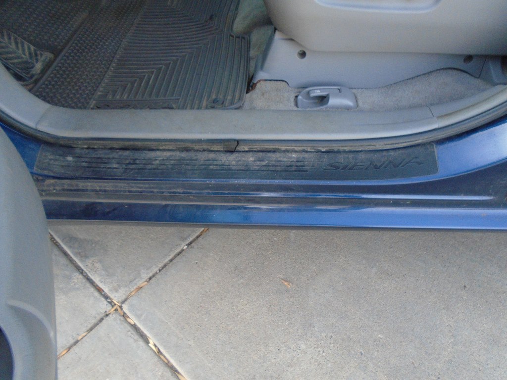 Photo 20 of this TOYOTA SIENNA