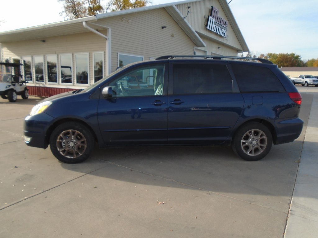 2005 TOYOTA SIENNA