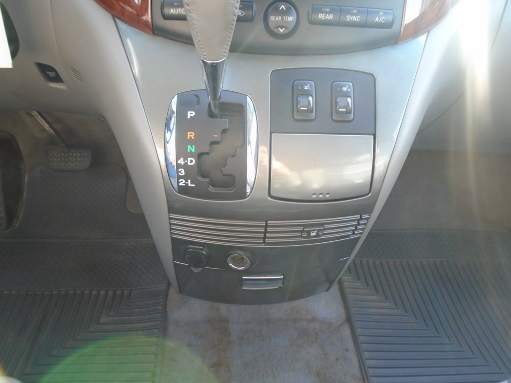 Photo 41 of this TOYOTA SIENNA
