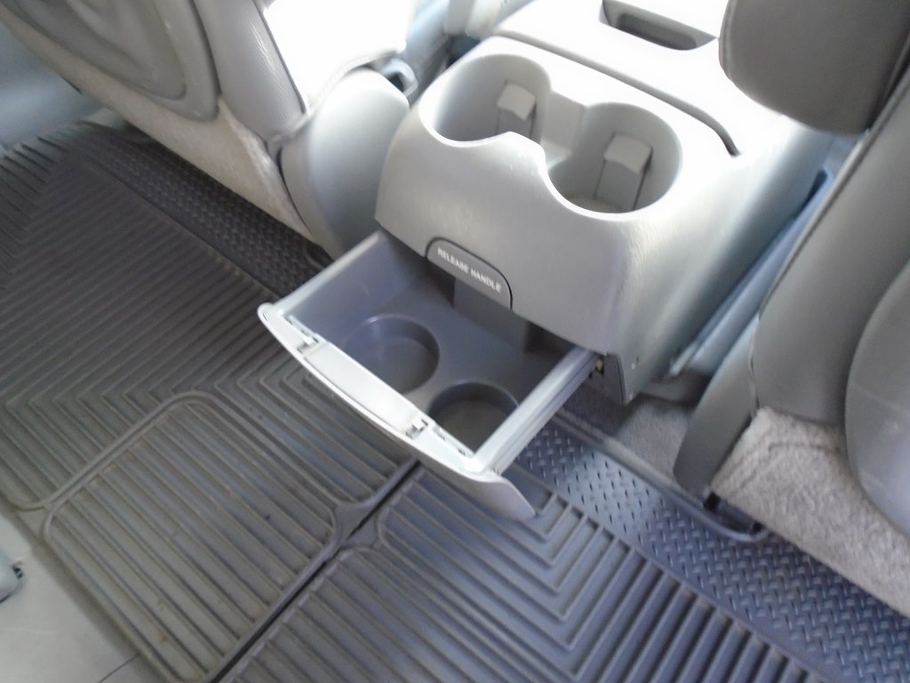 Photo 34 of this TOYOTA SIENNA