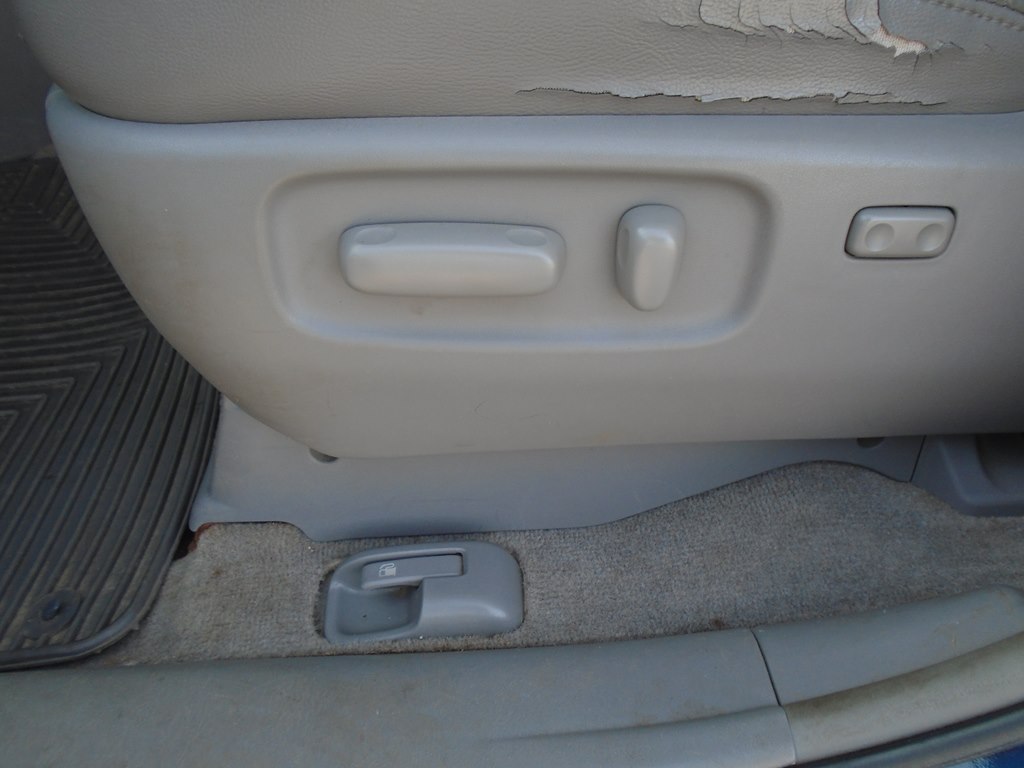 Photo 15 of this TOYOTA SIENNA