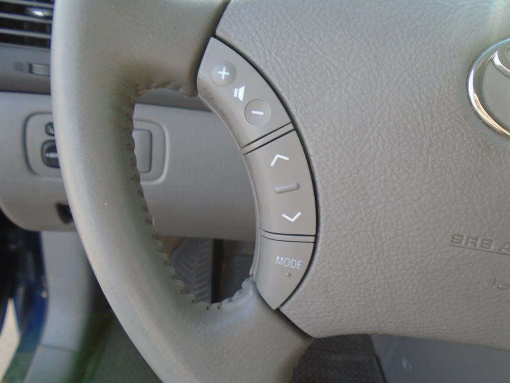 Photo 36 of this TOYOTA SIENNA