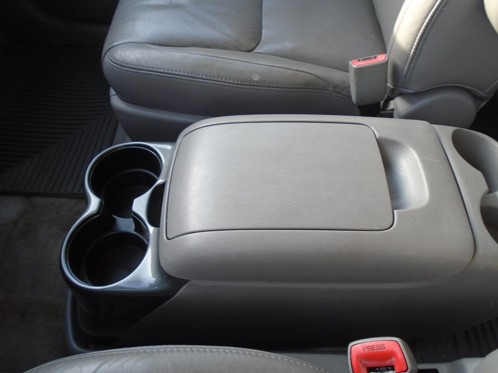 Photo 42 of this TOYOTA SIENNA