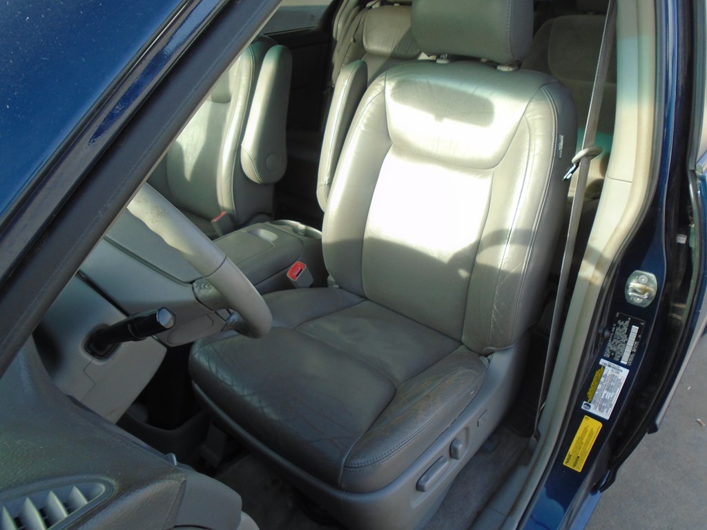 Photo 18 of this TOYOTA SIENNA