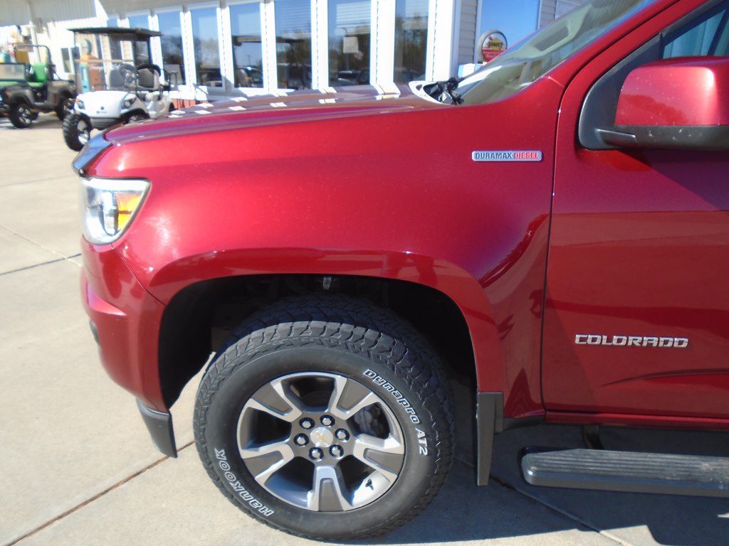 Photo 2 of this CHEVROLET COLORADO