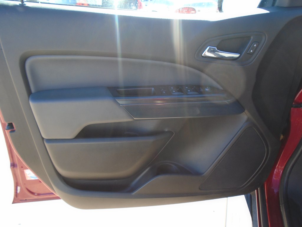 Photo 18 of this CHEVROLET COLORADO