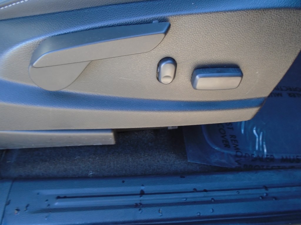Photo 35 of this CHEVROLET COLORADO