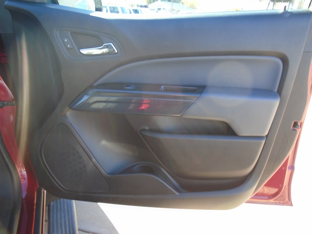 Photo 37 of this CHEVROLET COLORADO