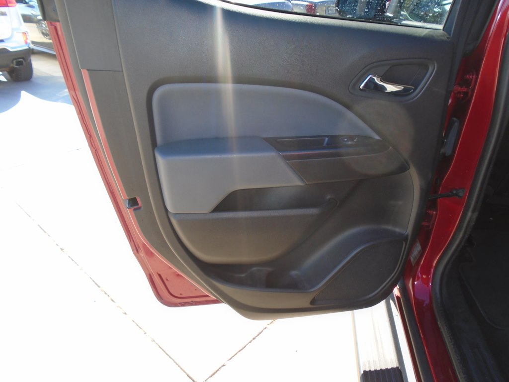 Photo 28 of this CHEVROLET COLORADO