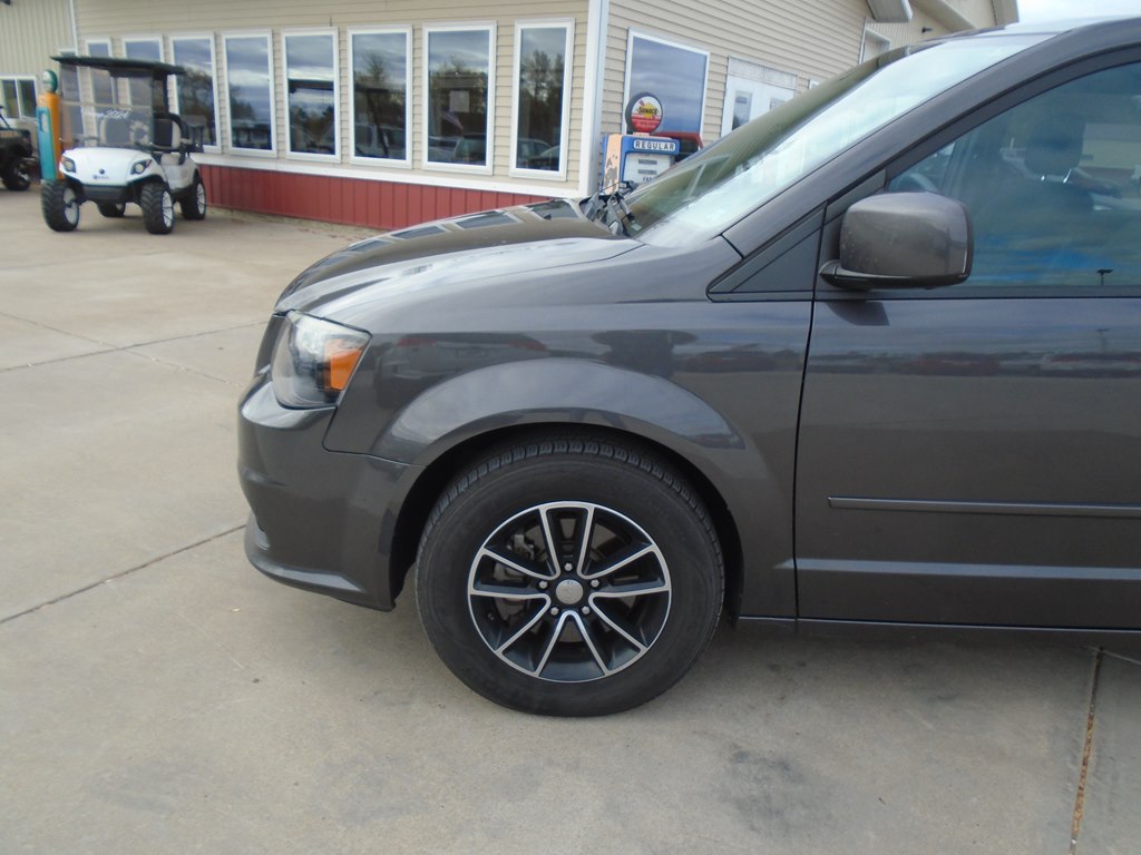 Photo 2 of this DODGE GRAND CARAVAN