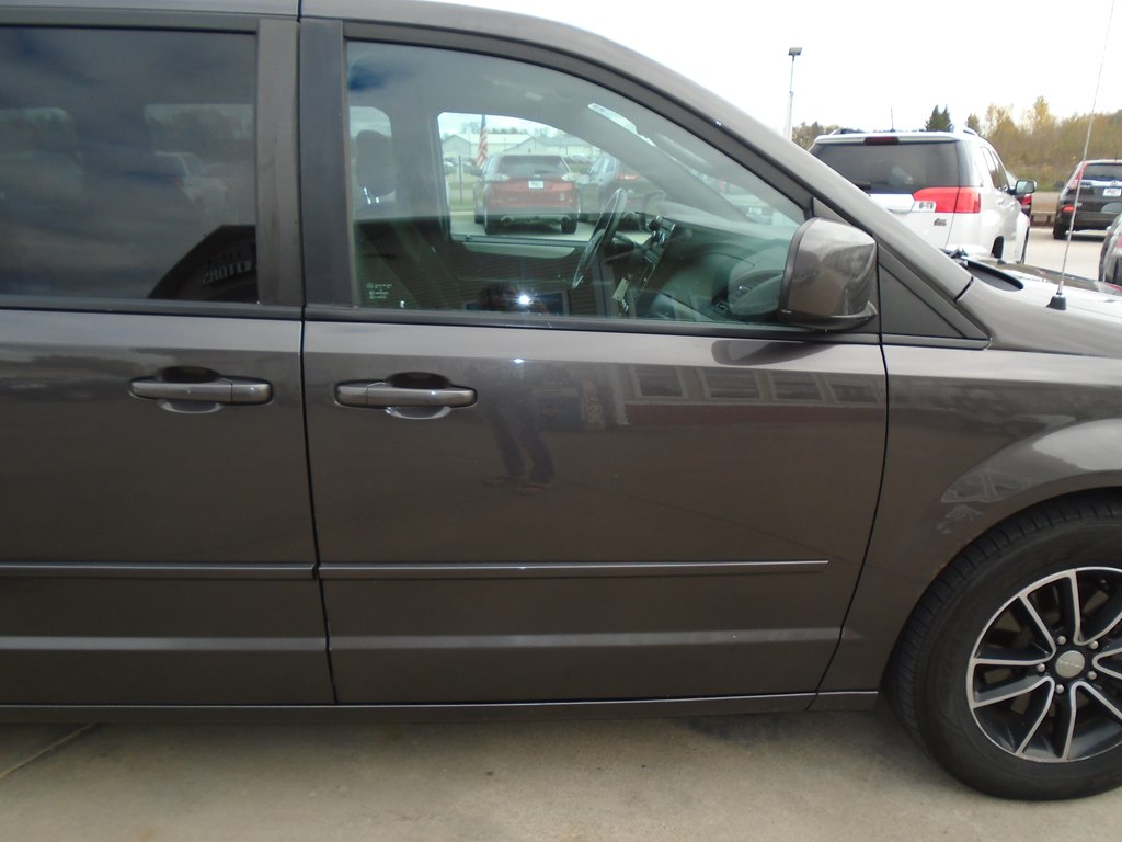 Photo 10 of this DODGE GRAND CARAVAN