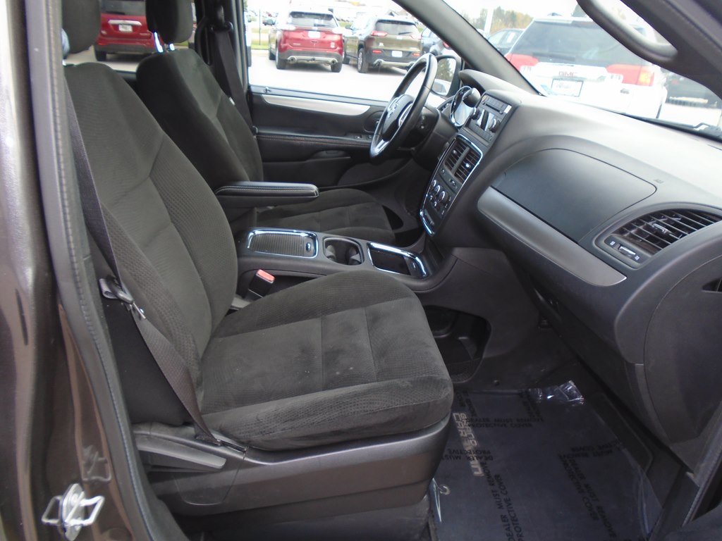 Photo 27 of this DODGE GRAND CARAVAN