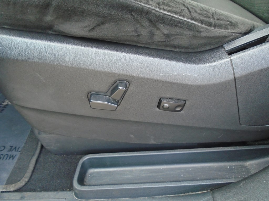 Photo 17 of this DODGE GRAND CARAVAN