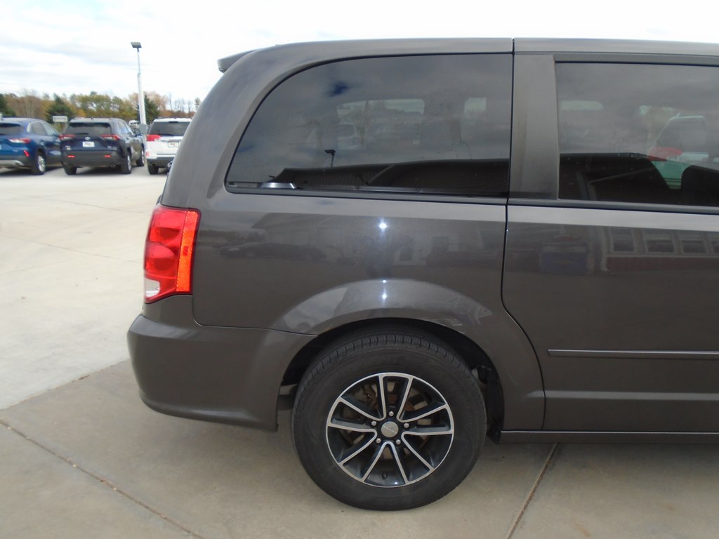 Photo 12 of this DODGE GRAND CARAVAN