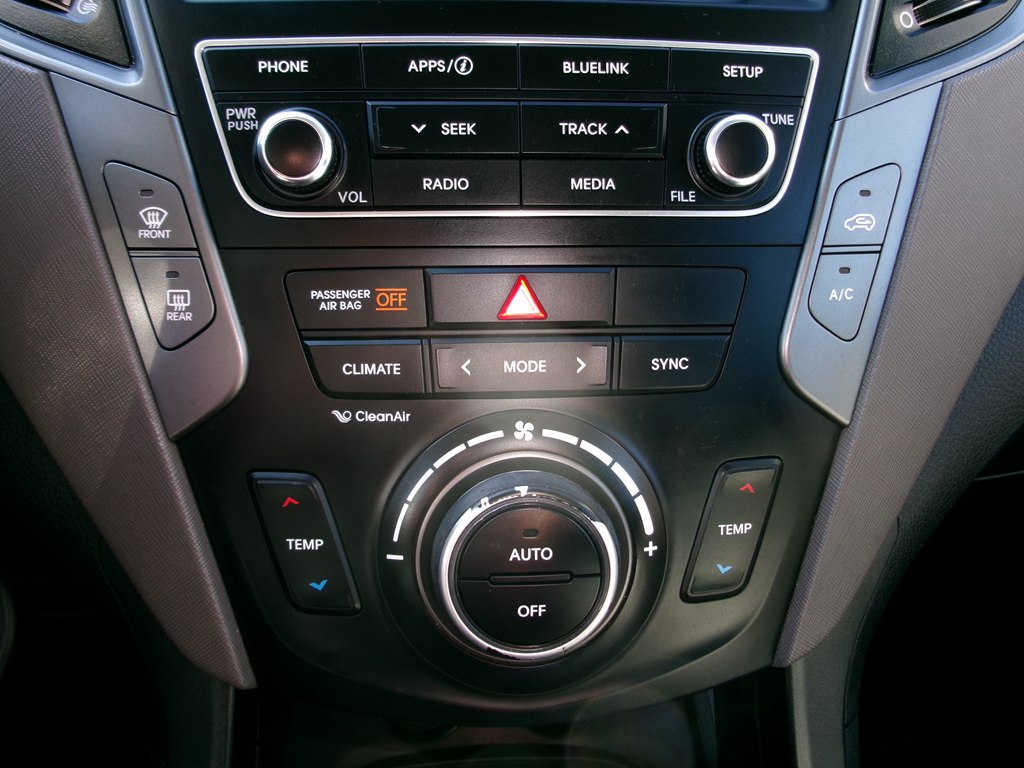 Photo 52 of this HYUNDAI SANTA FE SPORT