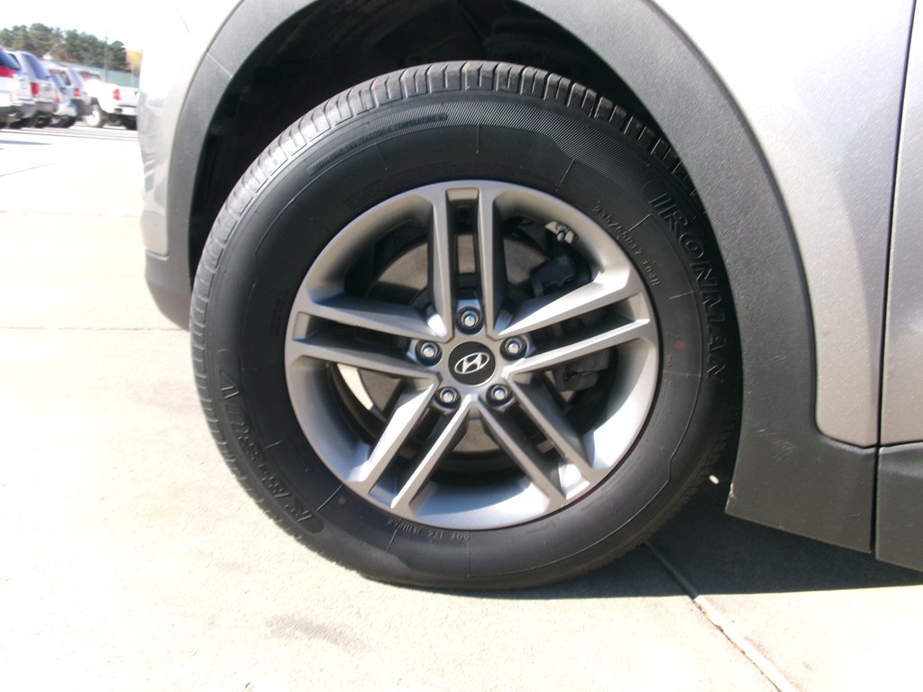 Photo 58 of this HYUNDAI SANTA FE SPORT