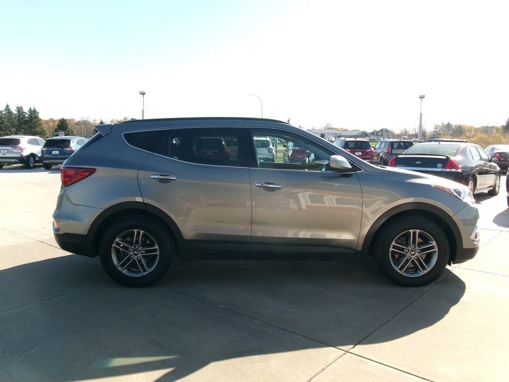 Photo 5 of this HYUNDAI SANTA FE SPORT