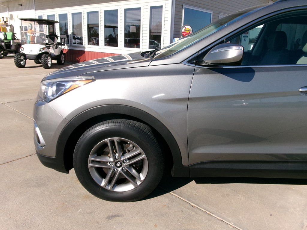 Photo 2 of this HYUNDAI SANTA FE SPORT