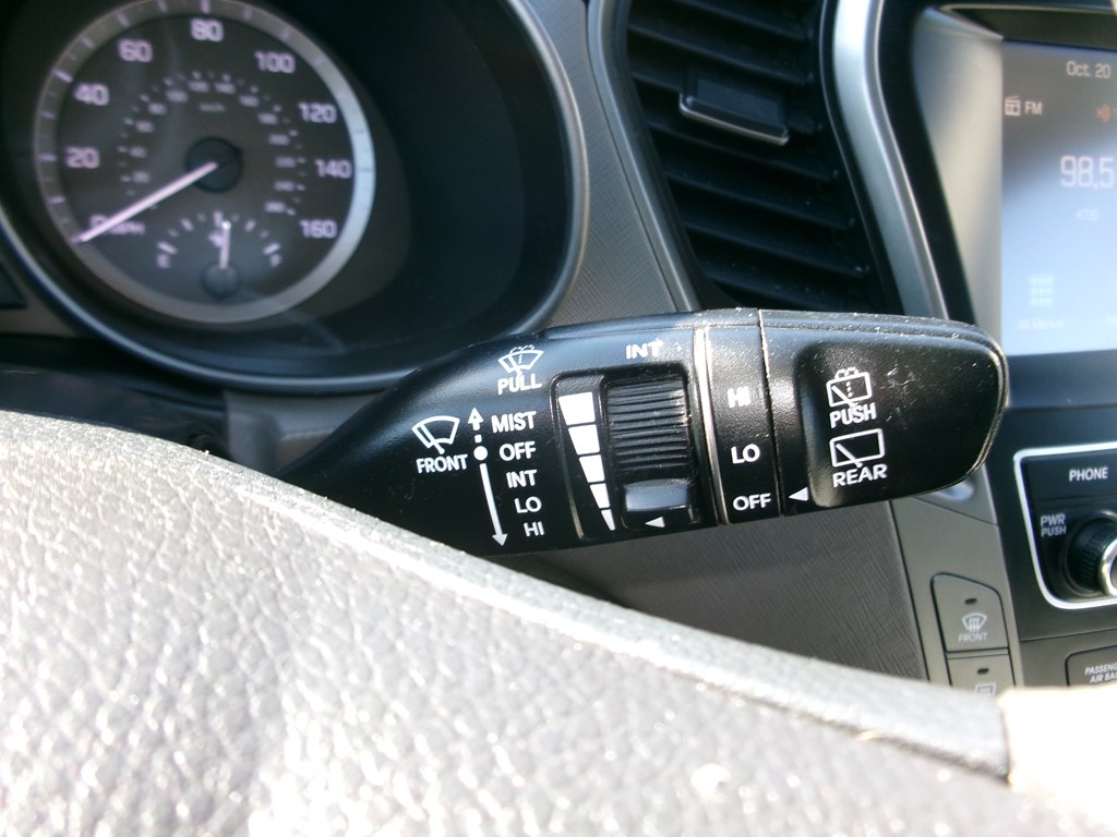 Photo 46 of this HYUNDAI SANTA FE SPORT