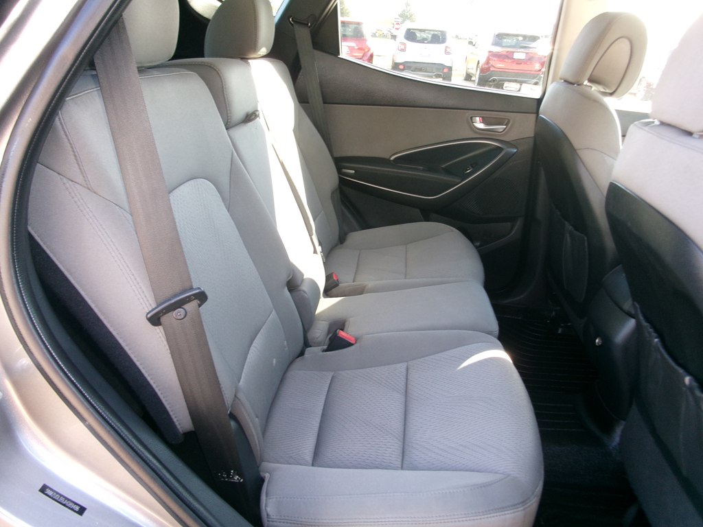 Photo 36 of this HYUNDAI SANTA FE SPORT