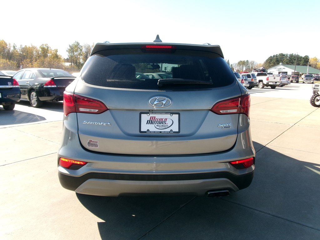Photo 10 of this HYUNDAI SANTA FE SPORT