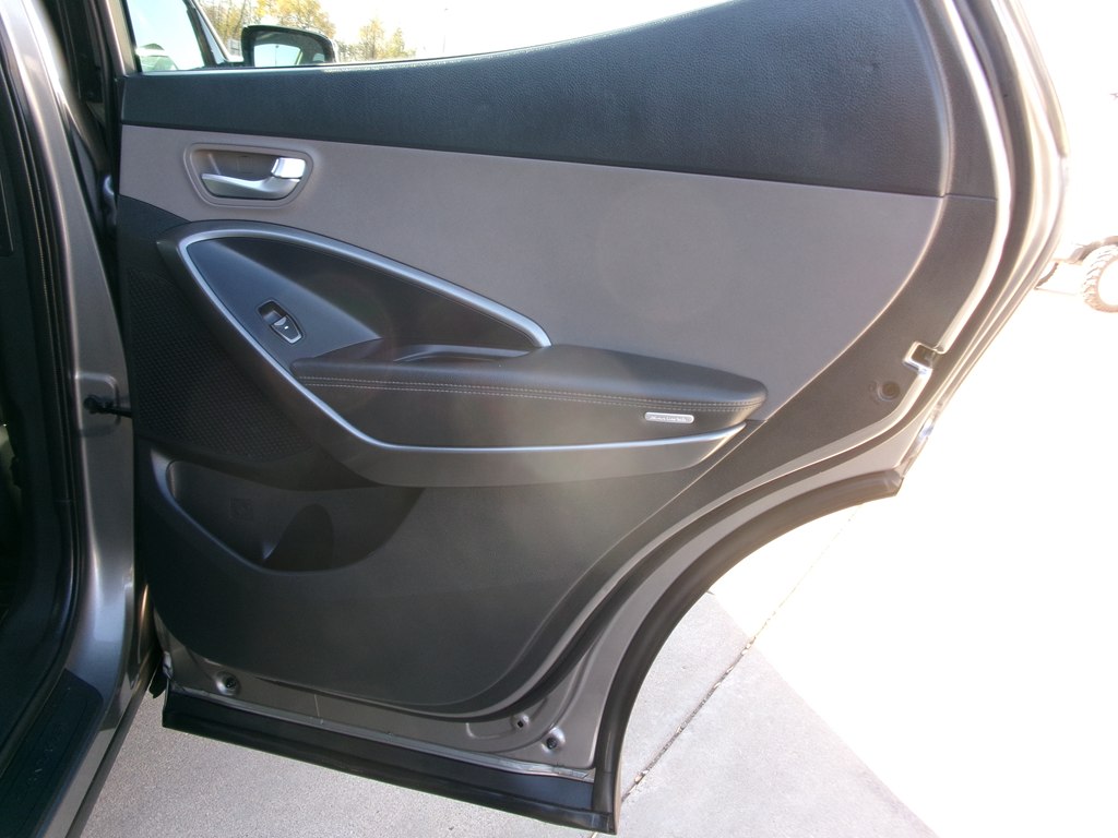Photo 37 of this HYUNDAI SANTA FE SPORT
