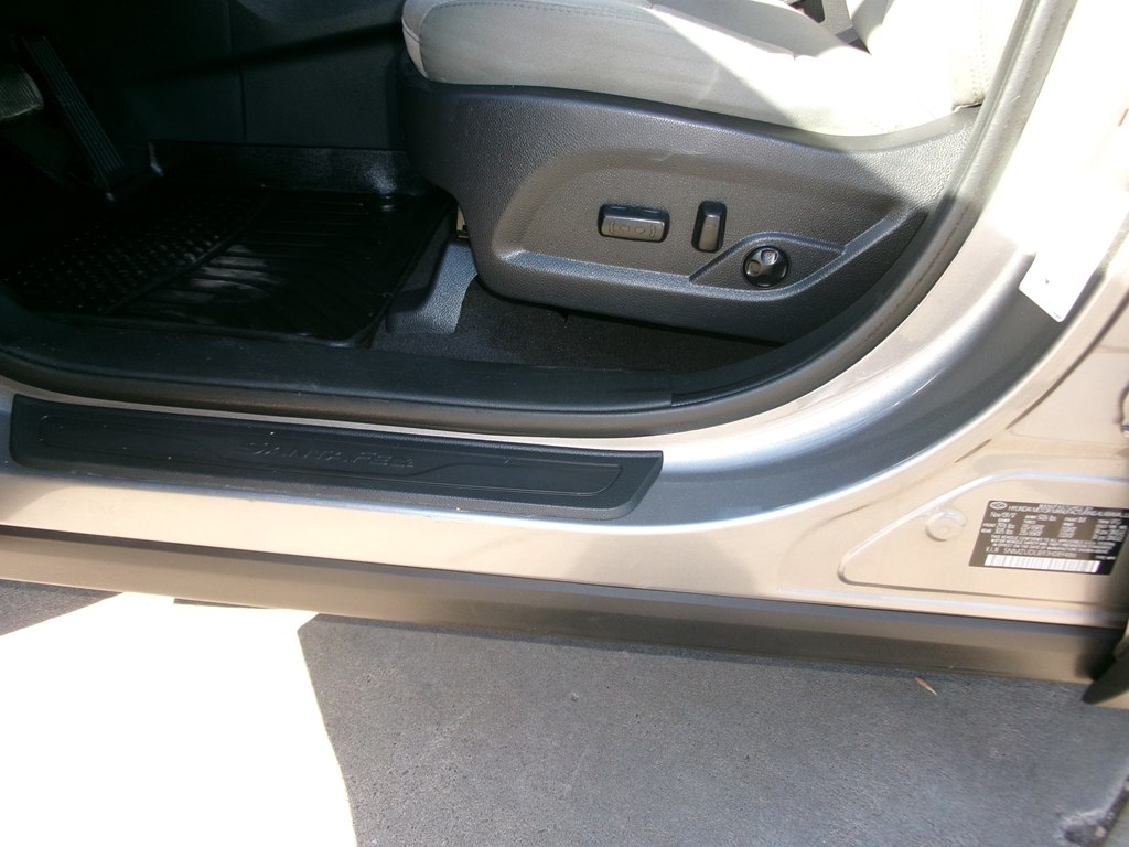 Photo 18 of this HYUNDAI SANTA FE SPORT