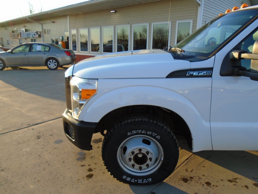 Photo 2 of this FORD F350