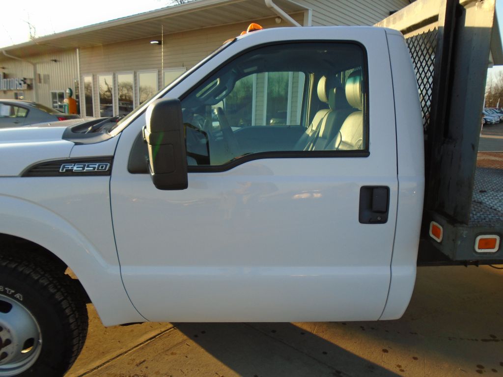 Photo 3 of this FORD F350