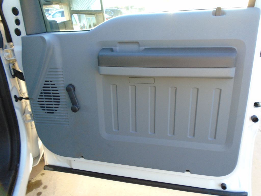 Photo 20 of this FORD F350