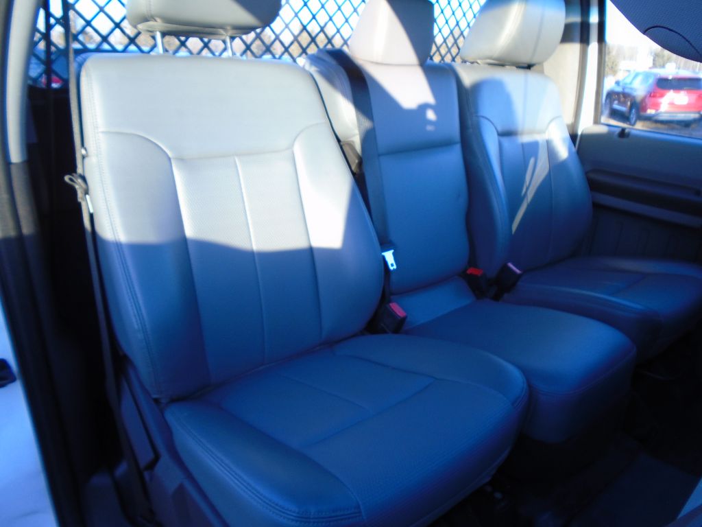 Photo 21 of this FORD F350