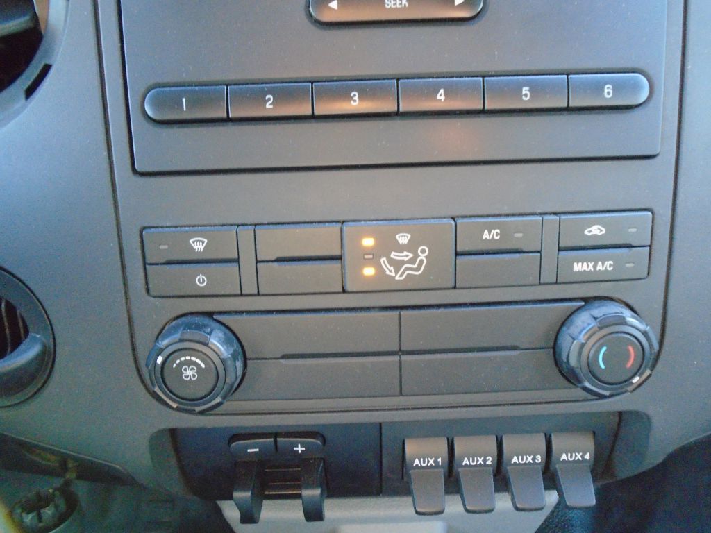 Photo 30 of this FORD F350