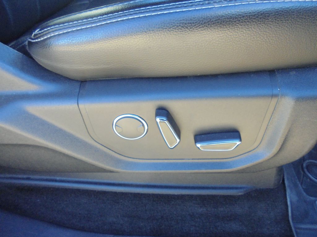 Photo 25 of this FORD F150