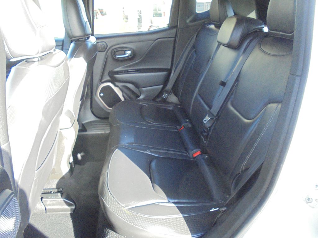 Photo 21 of this JEEP RENEGADE