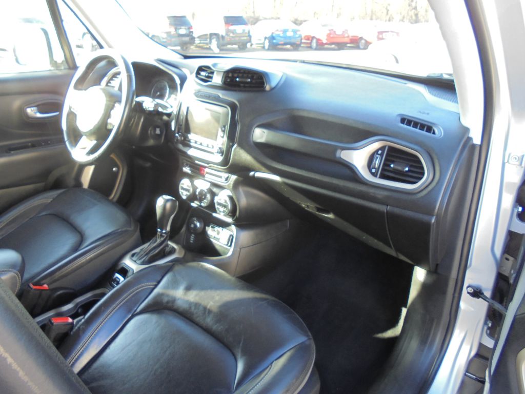 Photo 29 of this JEEP RENEGADE