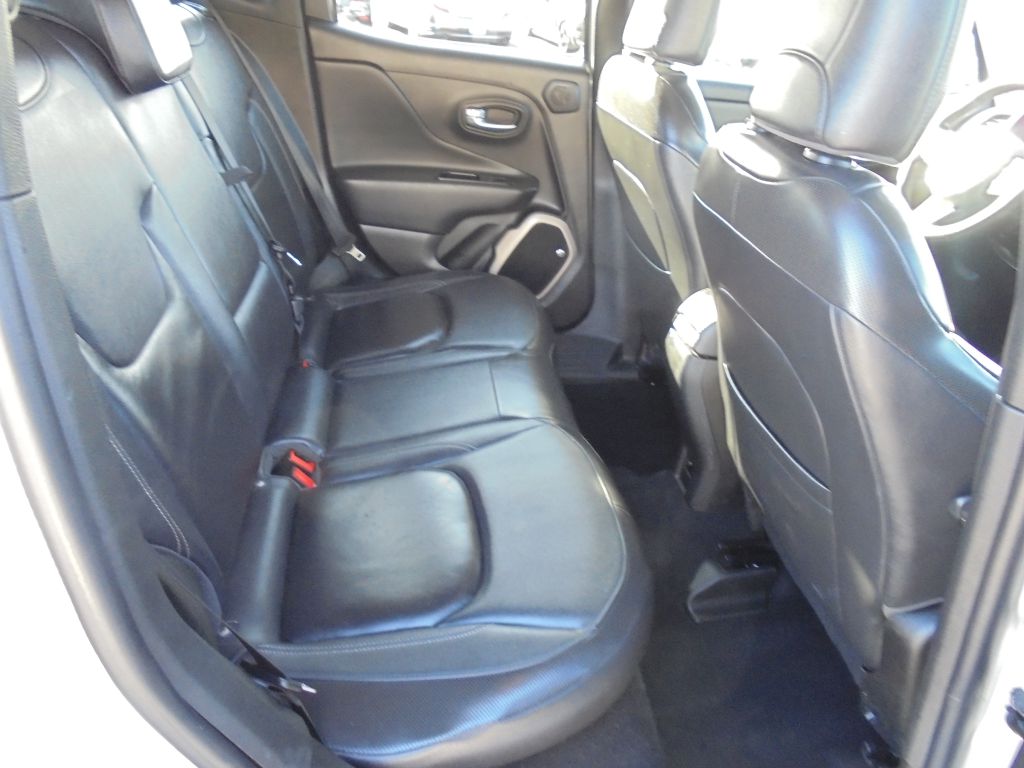 Photo 35 of this JEEP RENEGADE